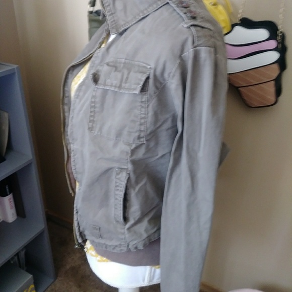 SHS Utility Style Jacket - Picture 2 of 8